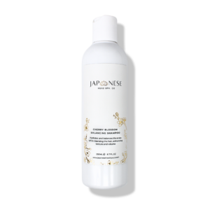 URAVNOTEŽENI ŠAMPOON CHERRY BLOSSOM